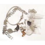 Collection of miscellaneous silver jewellery necklace, rings etc. Ref W117.