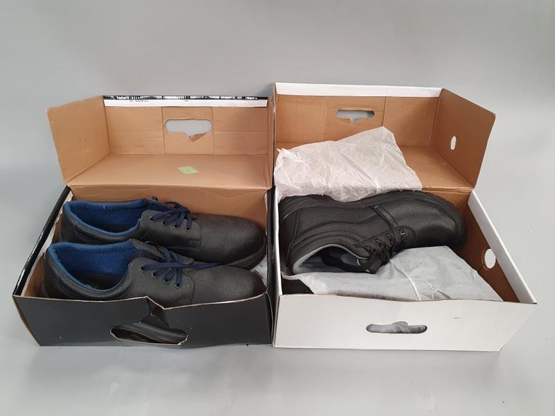 Two pairs of water-resistant chukka boots new in box size 11 (Ref WP)