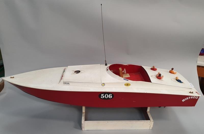 Radio control model speed boat on a stand (Ref WP)