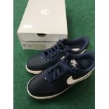 Nike Air Force 1 trainers - size 7. Ref99.