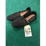 Pair of Toms espadrilles - Size 6, New with tags. (Ref WP)