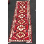 Azari runner medallion red and cream 290 x 90 cm