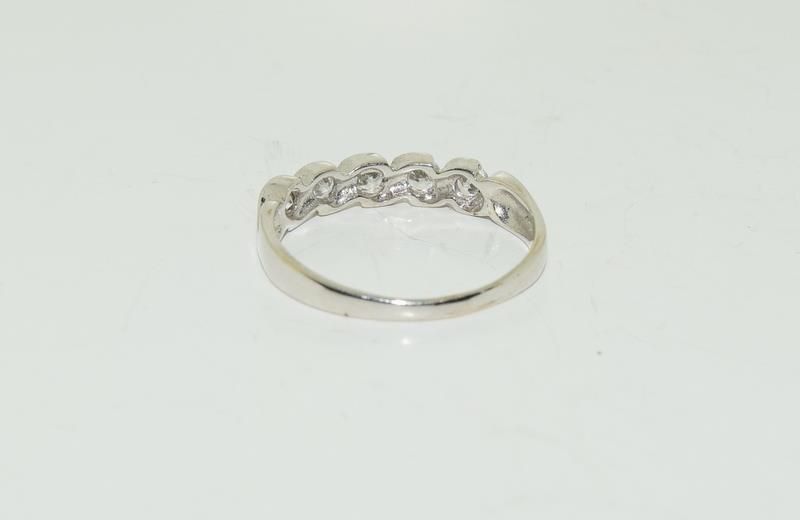A Hallmarked five stone ring on 9ct white gold Size M + - Image 3 of 3