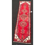 Hamedan rug medallion red and cream 280 x 70 cm