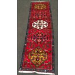 Azari Runner medallion red and blue 290 x 90 cm