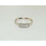 18ct white gold ladies diamond trilogy ring approx0.5ct size N