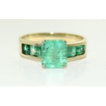 18ct 3cwt Emerald Ring, Size R.