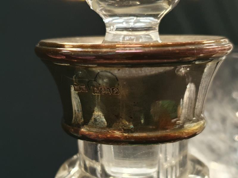 A crystal glass ships decanter with silver rim together with a set of six crystal glasses. - Image 2 of 2