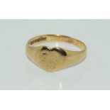 A 9ct gold gents small heart ring, 3.2gm, Size O.