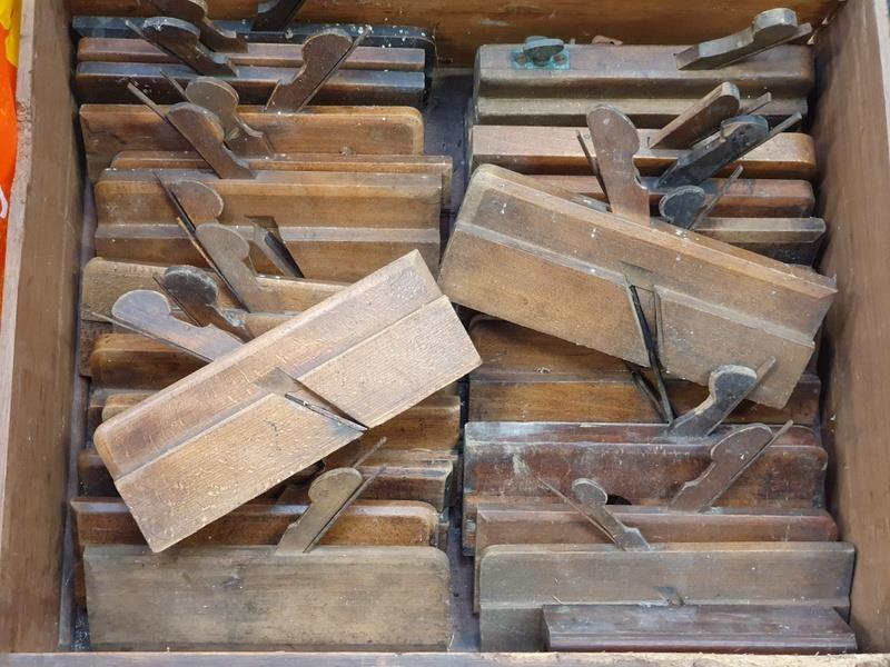 A good collection of woodworkers wooden shaping planes (20).