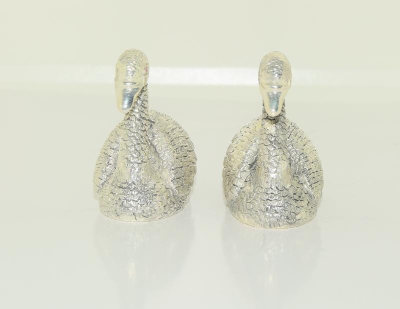 A pair of silver plated condiments in the form of swans. - Image 2 of 4