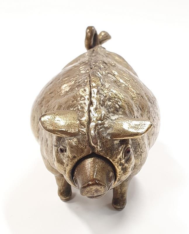 A vintage solid brass wind up bell in the form of a pig. - Image 2 of 3