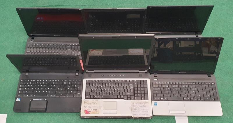 Six laptops by Packard Bell, Toshiba and Acer (Direct from the receiver).