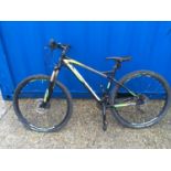 Saracen black and yellow mountain bike (WP).