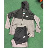 Nike size XL tracksuit new with labels (ref 51)