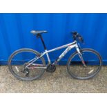 Boardman Sport-E silver mountain bike. (WP).