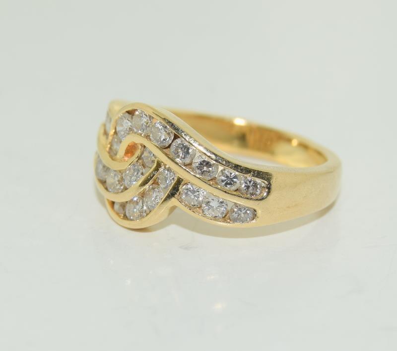 18ct Gold ladies Diamond Knot ring, Size J. - Image 3 of 4