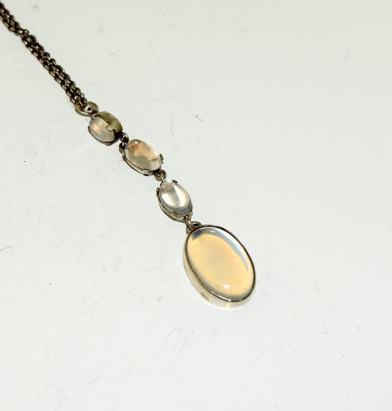 Silver Moonstone Pendant. (L21)