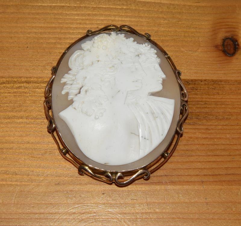 Large Victorian Hand Carved Shell, Double Headed Solid Gold Framed Cameo. Measuring 6.5cm x 5.4cm. - Image 7 of 8