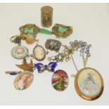 Bag of 1910/20/30s Jewellery.