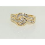 18ct Gold ladies Diamond Knot ring, Size J.