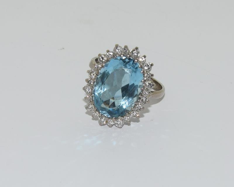 A Large Vintage Aquamarine & Diamond Platinum or 18ct White Gold Cluster Ring, Size N. Central