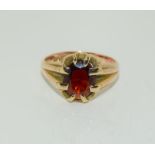 9ct 1919 Garnet Ring. Size N. (NI015)