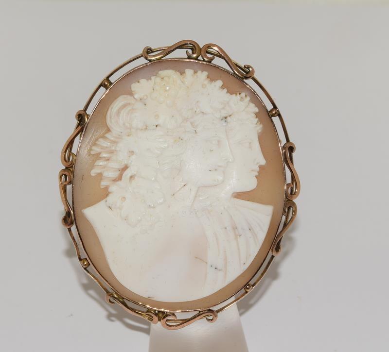 Large Victorian Hand Carved Shell, Double Headed Solid Gold Framed Cameo. Measuring 6.5cm x 5.4cm.