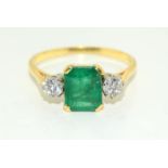 A Vintage 1.5ct (approx) Emerald and 0.50ct (approx) Diamond 18ct Gold Ring, Size T1/2.
