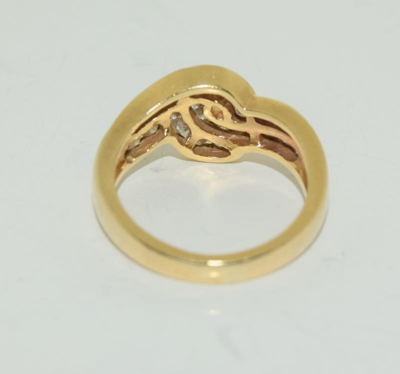 18ct Gold ladies Diamond Knot ring, Size J. - Image 2 of 4