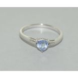 9 carat white gold ladies diamond-shaped ring size q