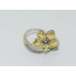 9ct Gold Yellow Flower Ring. Size N