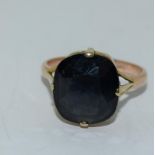 9ct Gold Antique Set, possibly Jet Ring. Size N