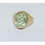 9ct Gold Gent's Green Stone Signet Ring. Size N