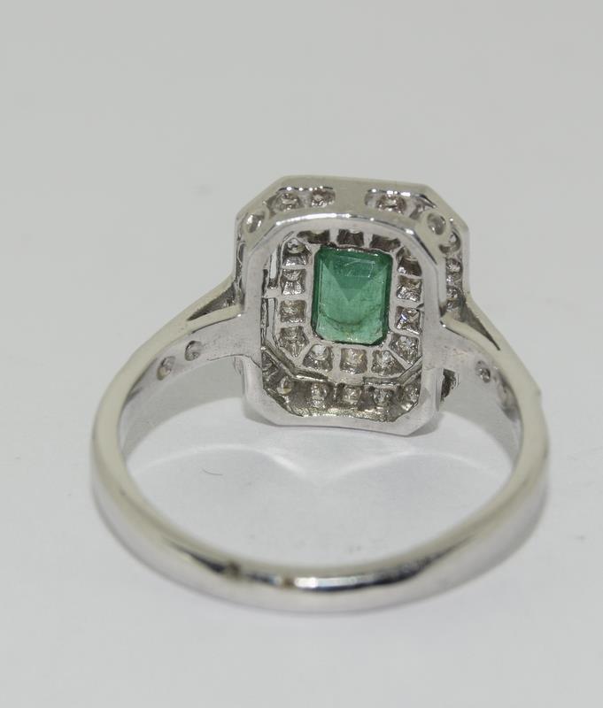 18ct Gold Emerald and Diamond Art Deco style ring. - Image 3 of 6