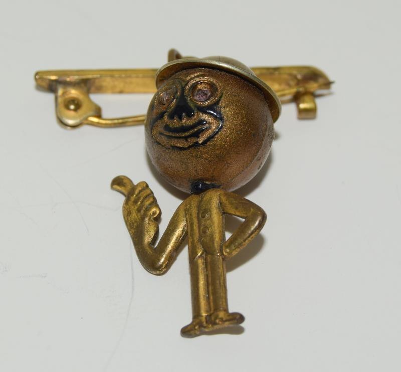 Victorian yellow metal brooch and a brooch in the shape of a school boy. - Image 4 of 6