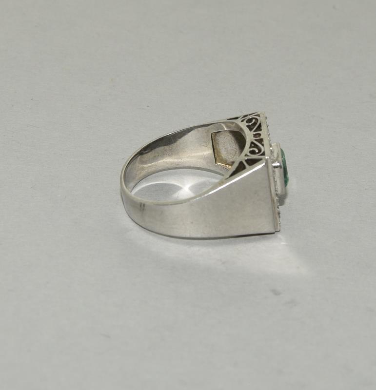 Platinum Art Deco Emerald Diamond ring. - Image 2 of 6