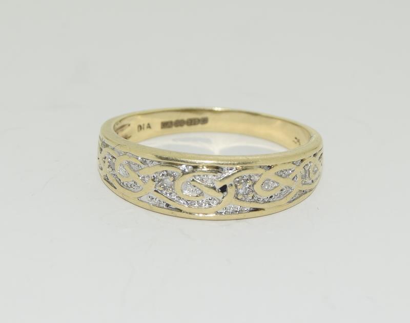 A Vintage 9ct gold and diamond celtic mans rings, size s1/2, 3.7 grams. - Image 6 of 6