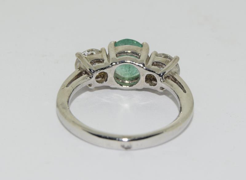 An 18ct white gold emerald and diamond ring of 1.8cts approx. - Image 3 of 6