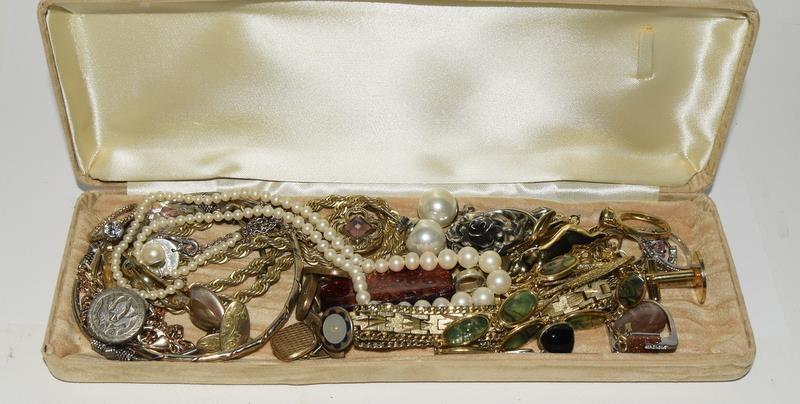 Box of miscellaneous mixed jewellery.