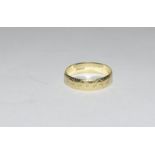 Vintage 18ct Gold wedding band. Size N.