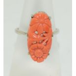 9ct Gold ladies Coral ring, Size M.