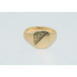 Gents 9ct Gold Signet ring. 8.9 g, Size Z.