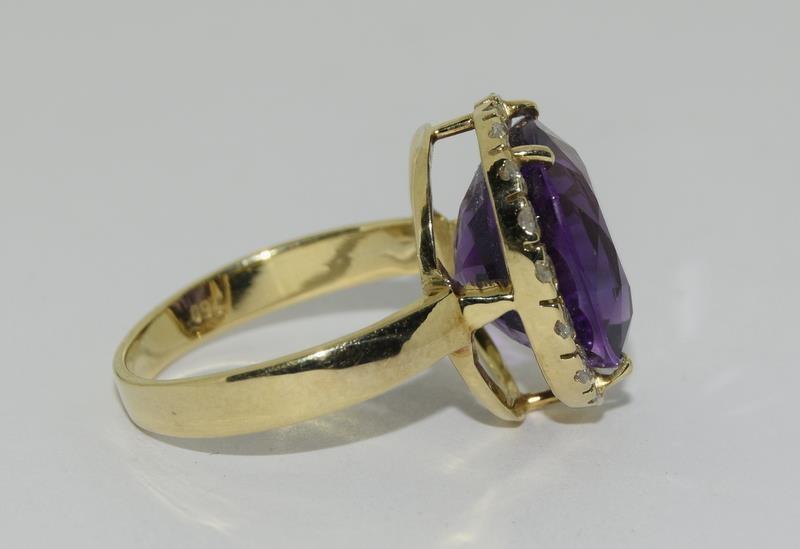 18ct gold Amethyst and Diamond ring. - Image 2 of 6