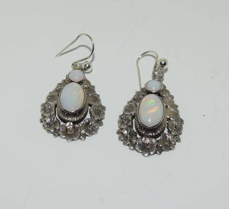 Silver Opal Earrings. (NI008)