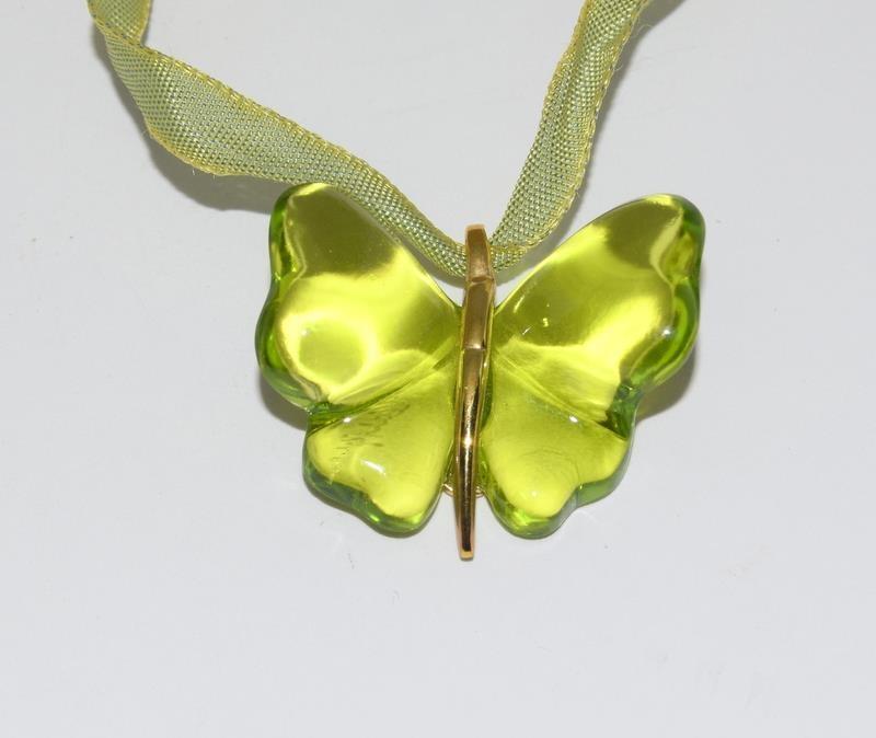 An 18ct gold lalique butterfly pendant from Mappin and Webb. - Image 2 of 9