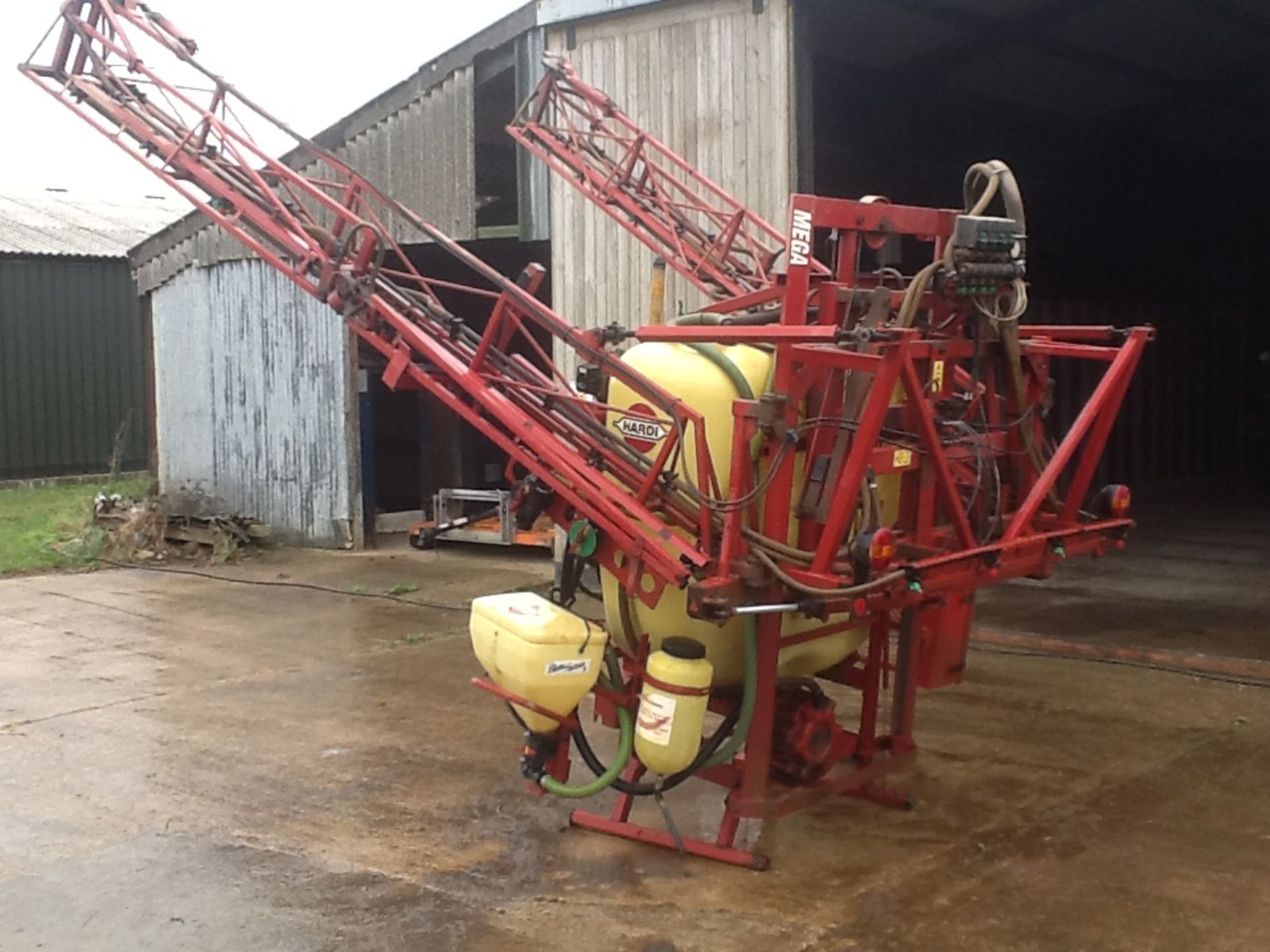 HARDI LHY MEGA 1000 LITRE MOUNTED 18 METRE SPRAYER. - Image 3 of 4