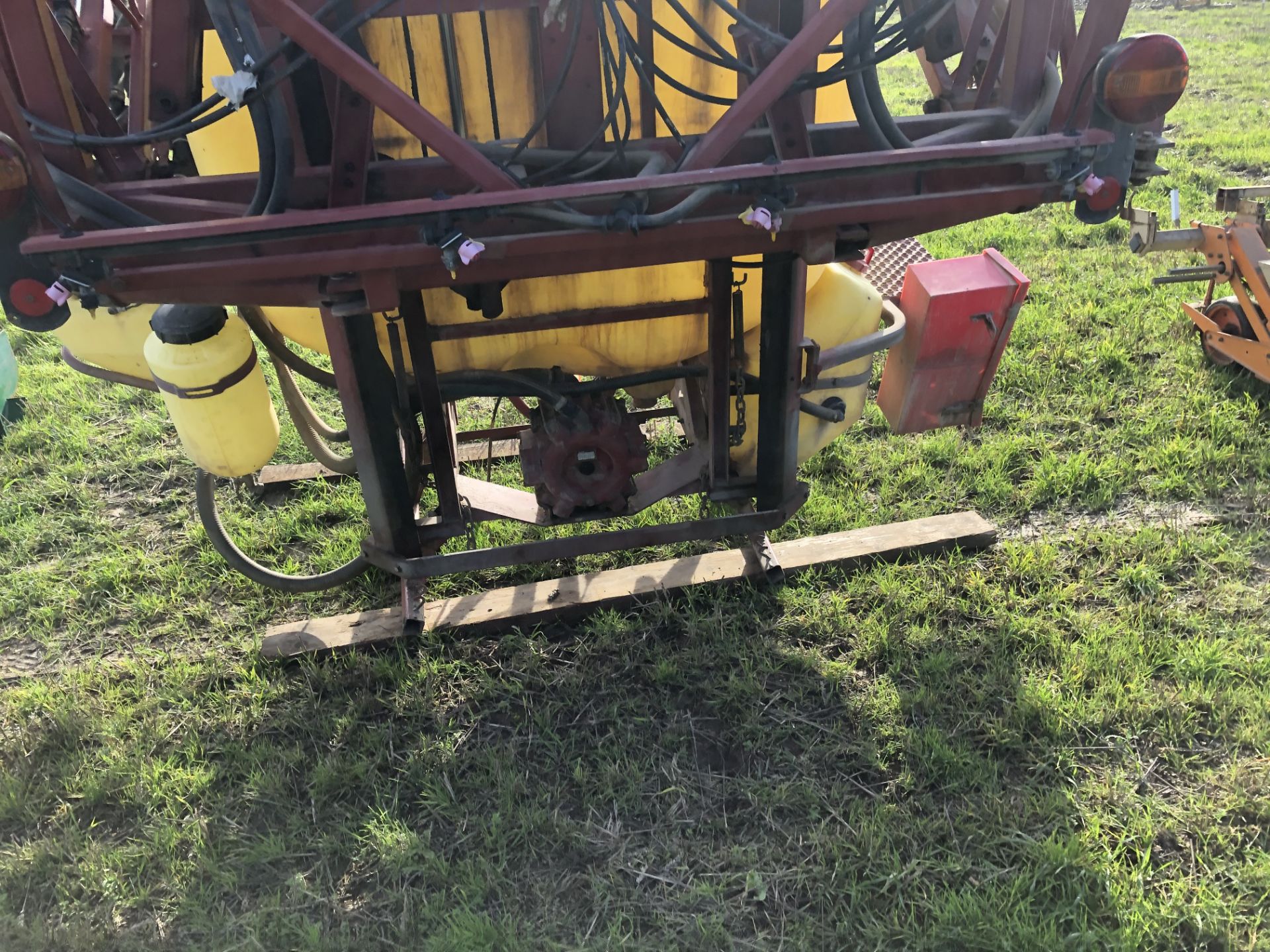 HARDI 21M MOUNTED SPRAYER, MEGA, 1,000 LITRE TANK, CHEMICAL FILL HOPPER. - Image 8 of 8