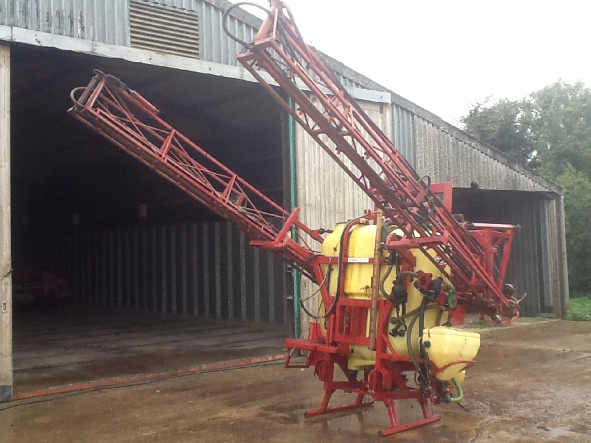 HARDI LHY MEGA 1000 LITRE MOUNTED 18 METRE SPRAYER.