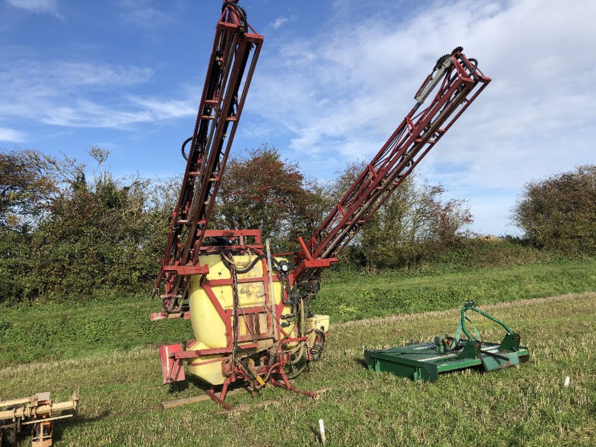 HARDI 21M MOUNTED SPRAYER, MEGA, 1,000 LITRE TANK, CHEMICAL FILL HOPPER.